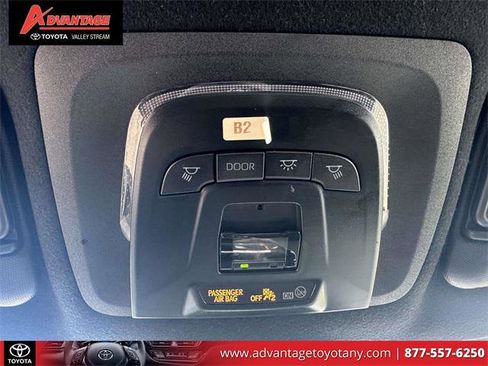 Certified 2023 Toyota Corolla SE w/ Carpet Mat Package (TMS) image 37