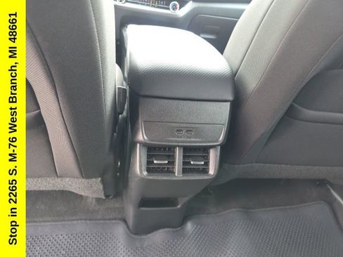 Used 2026 Chevrolet Equinox LT AWD/4WD image 36