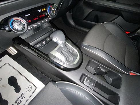 Used 2024 Kia Forte GT-Line image 20