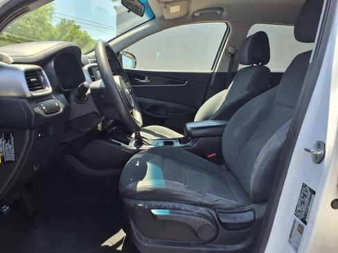 Used 2016 Kia Sorento LX FWD image 6