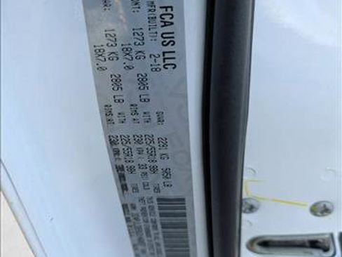 Used 2019 Jeep Cherokee Limited image 17