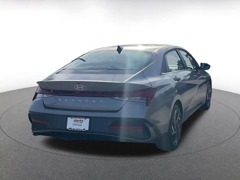Used 2025 Hyundai Elantra SEL image 14