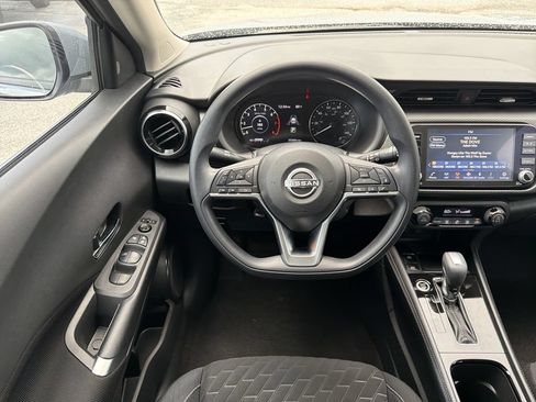Used 2022 Nissan Kicks SV FWD image 14