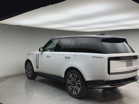 New 2026 Land Rover Range Rover SE image 4