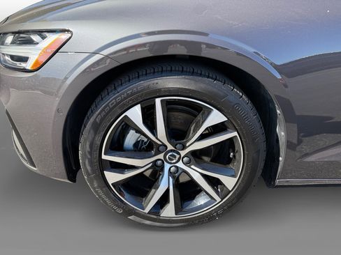 Used 2024 Volvo S60 B5 Plus image 9