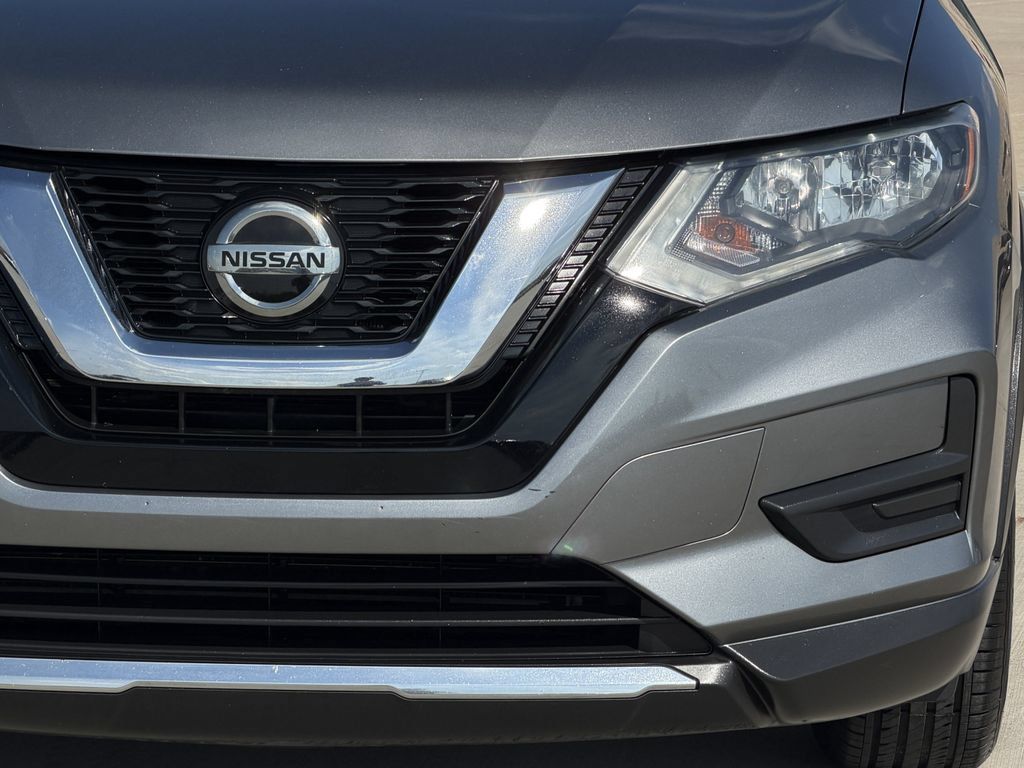 Used 2019 Nissan Rogue SV FWD image 9