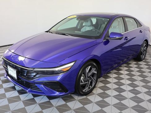 Used 2024 Hyundai Elantra Limited FWD image 4