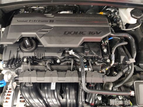 Used 2025 Hyundai Elantra Sport FWD image 30
