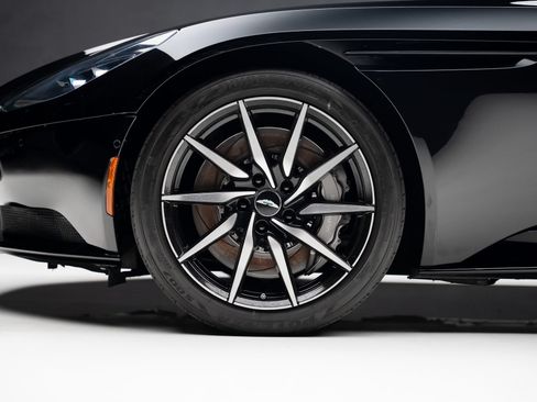 Used 2019 Aston Martin DB11 Volante RWD image 21