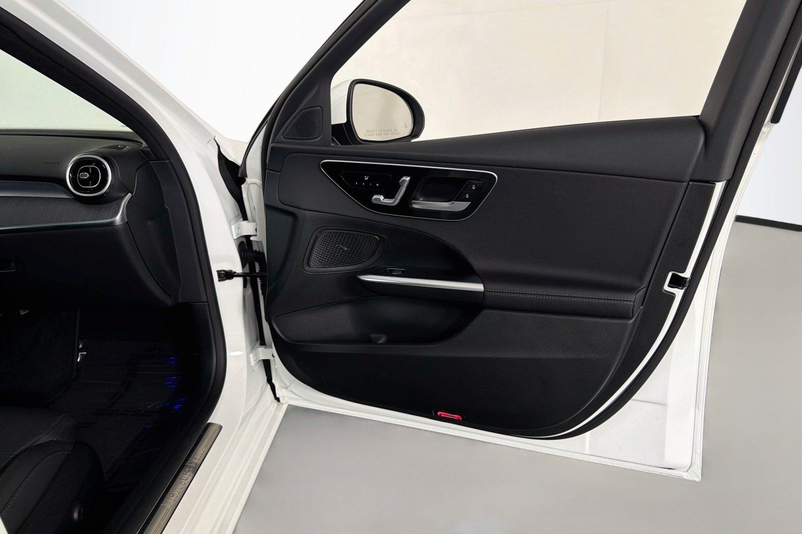 Used 2024 Mercedes-Benz C 300 Sedan image 25