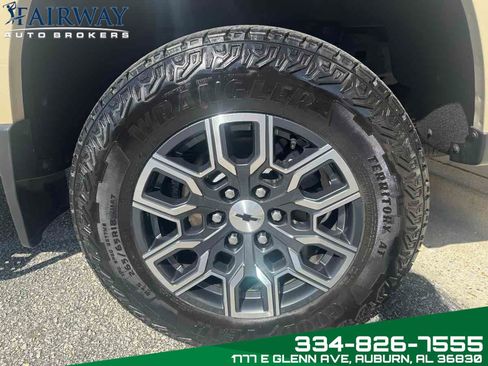 Used 2023 Chevrolet Colorado Z71 image 31