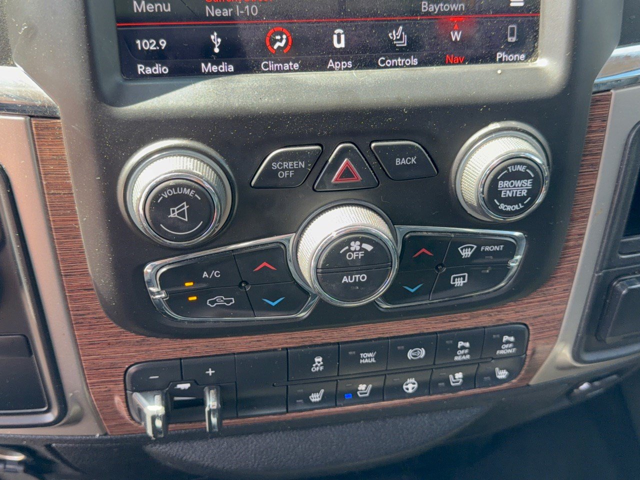 Used 2018 RAM 2500 Laramie w/ Convenience Group AWD/4WD image 22