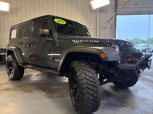 Used 2018 Jeep Wrangler Unlimited Rubicon w/ Cold Weather Group AWD/4WD image 12