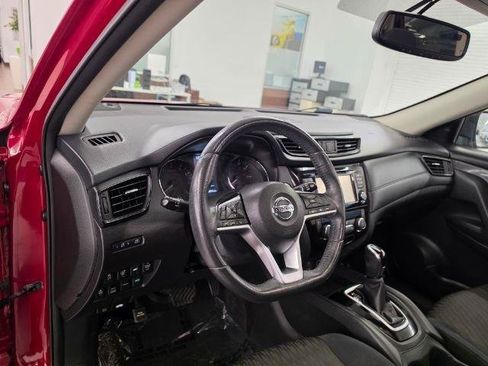 Used 2017 Nissan Rogue SV AWD/4WD image 7