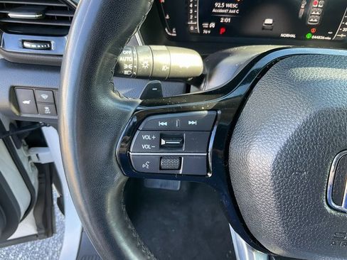 Used 2024 Honda Pilot Elite image 12