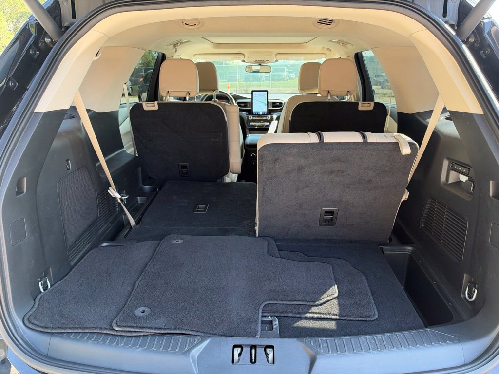 Used 2023 Ford Explorer Limited w/ Limited Technology Package RWD image 9