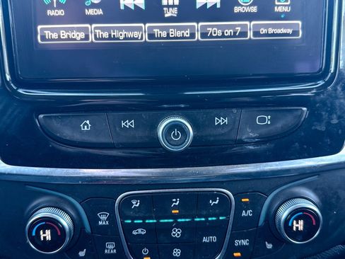 Certified 2018 Chevrolet Traverse LT image 31