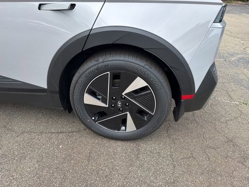 New 2025 Hyundai Ioniq 5 SEL image 11