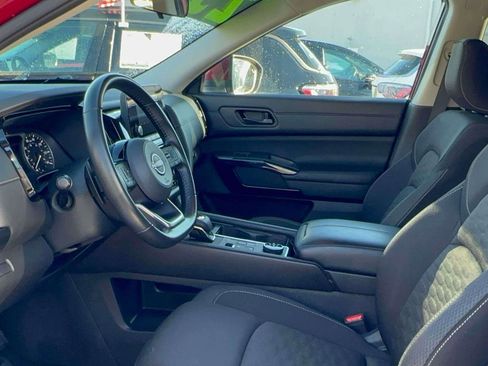 Used 2023 Nissan Pathfinder SV image 13