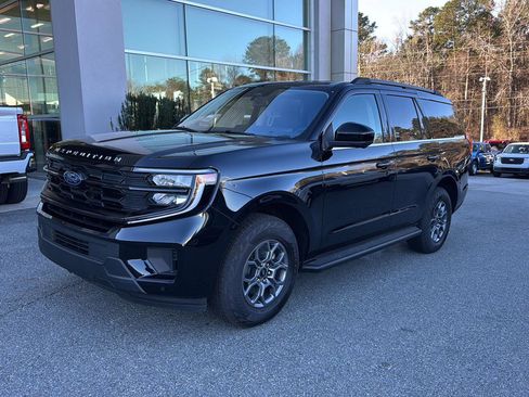 New 2025 Ford Expedition Active image 1