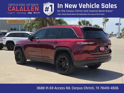 Certified 2026 Jeep Grand Cherokee Altitude AWD/4WD image 12