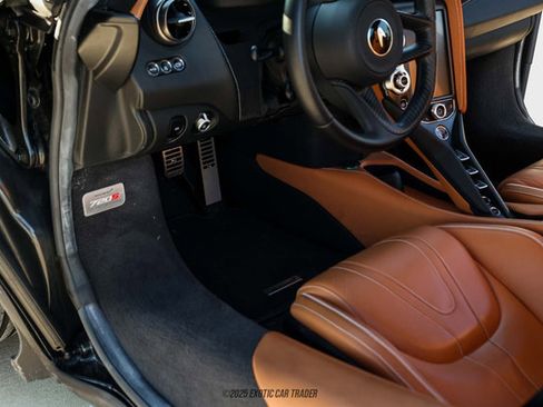 Used 2022 McLaren 720S Spider image 24