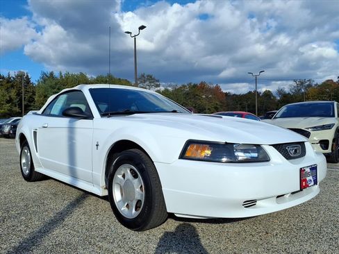 Used 2000 Ford Mustang Convertible image 1