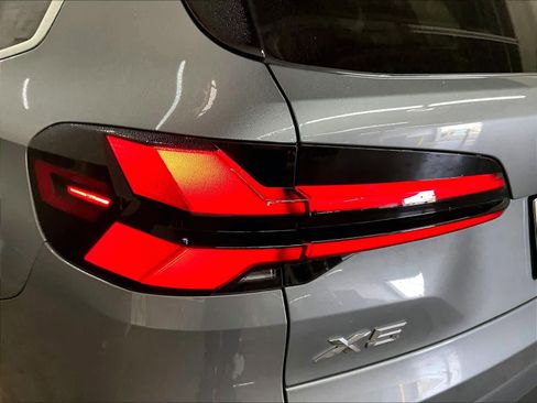 Used 2024 BMW X5 xDrive40i w/ Premium Package image 31