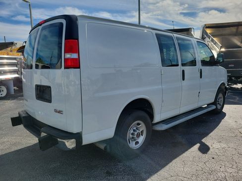 Used 2023 GMC Savana 2500 w/ Driver Convenience Package image 6