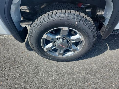 New 2026 GMC Sierra 2500 SLE w/ SLE Value Package; image 6