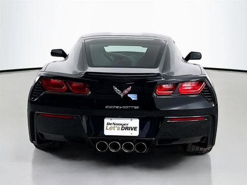 Used 2016 Chevrolet Corvette Stingray Coupe RWD image 8
