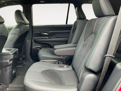 Used 2025 Toyota Grand Highlander AWD Hybrid image 15