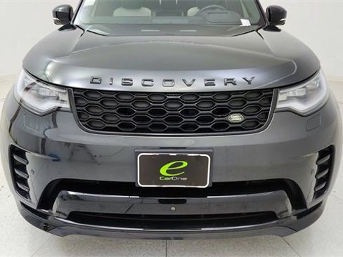 Used 2024 Land Rover Discovery Dynamic SE image 9