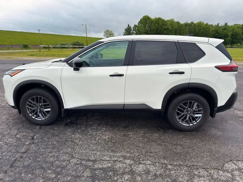 Used 2023 Nissan Rogue S AWD/4WD image 12