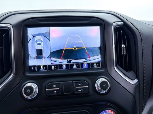 Used 2021 GMC Sierra 1500 AT4 w/ AT4 Premium Package AWD/4WD image 8