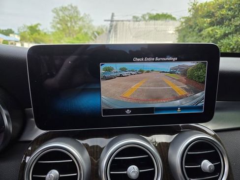 Used 2021 Mercedes-Benz C 300 Sedan w/ Premium Package image 4