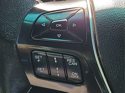 Used 2018 Ford Explorer Platinum AWD/4WD image 23