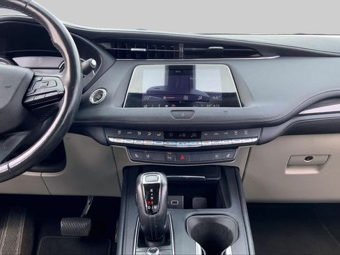 Used 2019 Cadillac XT4 Premium Luxury FWD image 7