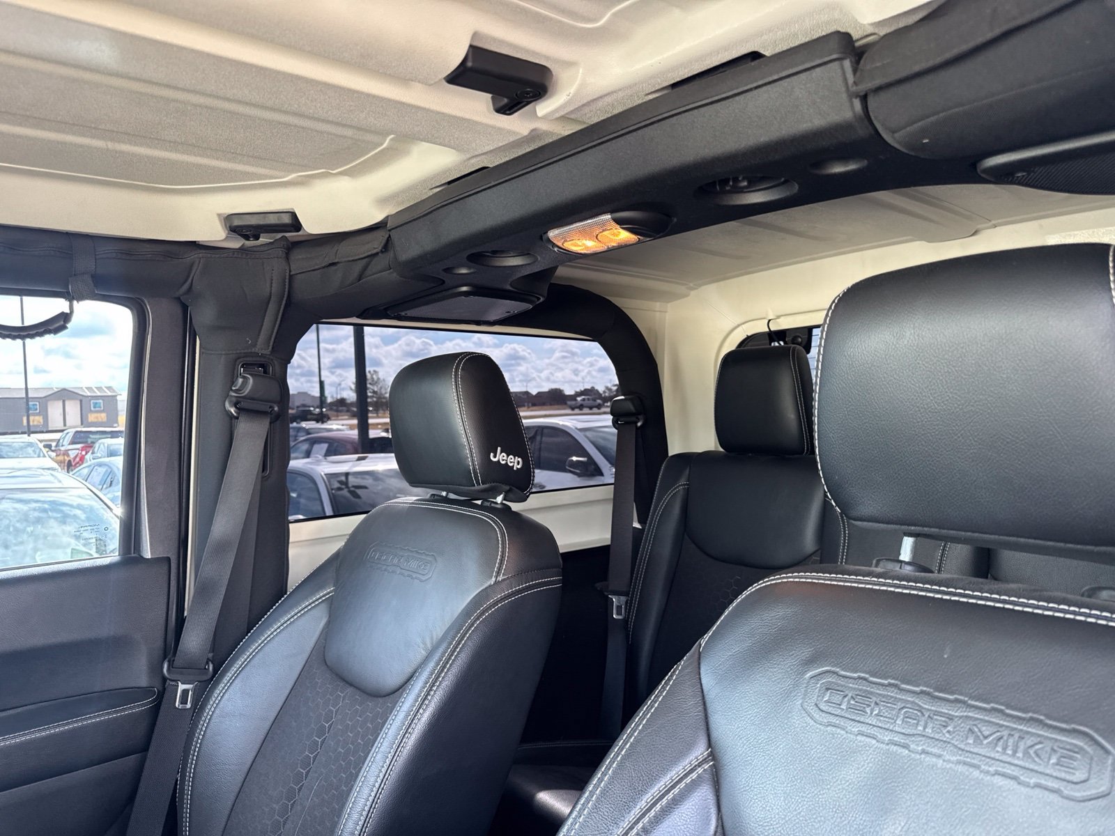 Used 2018 Jeep Wrangler Sport AWD/4WD image 10