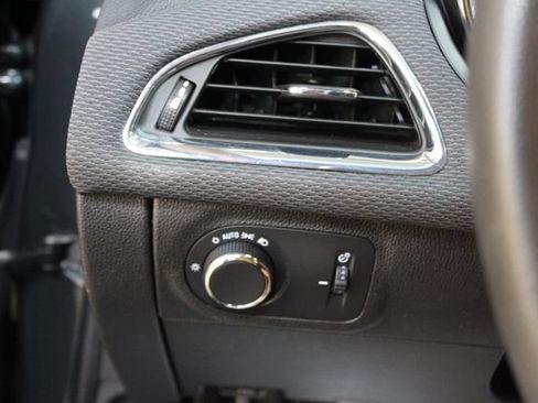 Used 2018 Chevrolet Cruze LT FWD image 15