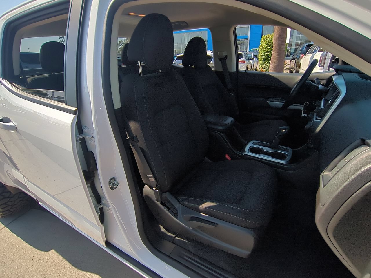 Used 2022 Chevrolet Colorado LT RWD image 25