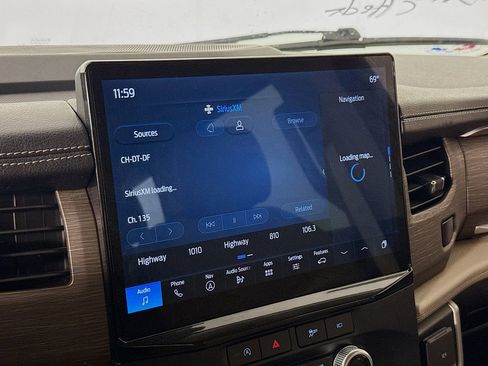 Used 2022 Ford Expedition Limited image 16