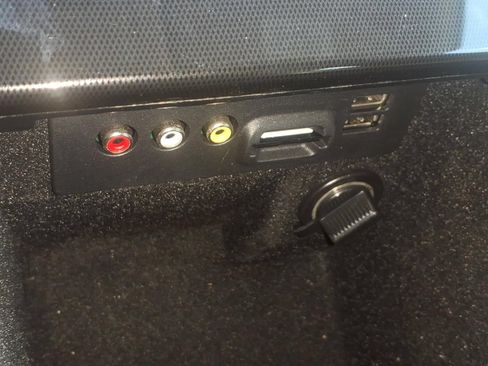 Used 2013 Ford Taurus Limited FWD image 25