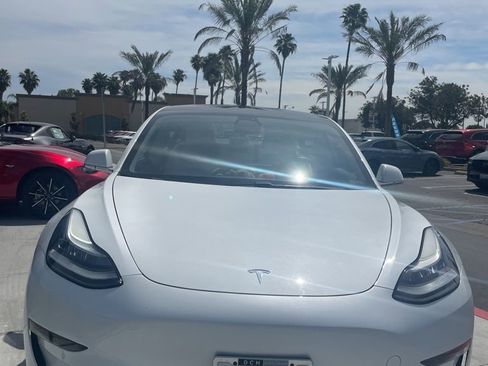 Used 2020 Tesla Model 3 Long Range image 2