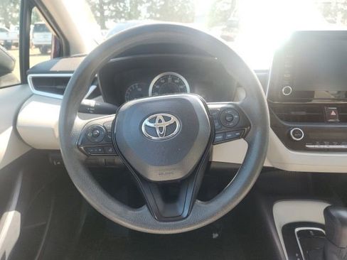 Used 2020 Toyota Corolla LE FWD image 14