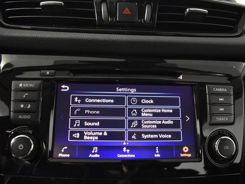 Certified 2021 Nissan Rogue Sport SV image 21