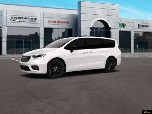 New 2026 Chrysler Pacifica Limited w/ S Appearance Package image 2