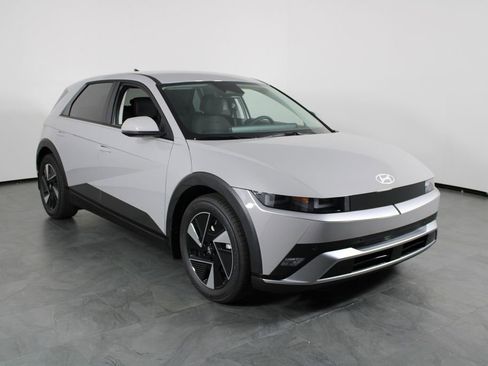 New 2026 Hyundai Ioniq 5 SEL image 9