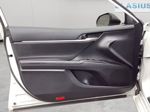 Used 2023 Toyota Camry SE w/ Audio Upgrade Package image 11