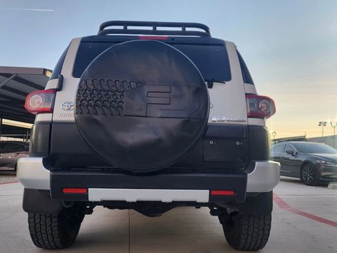 Used 2013 Toyota FJ Cruiser 4WD image 9